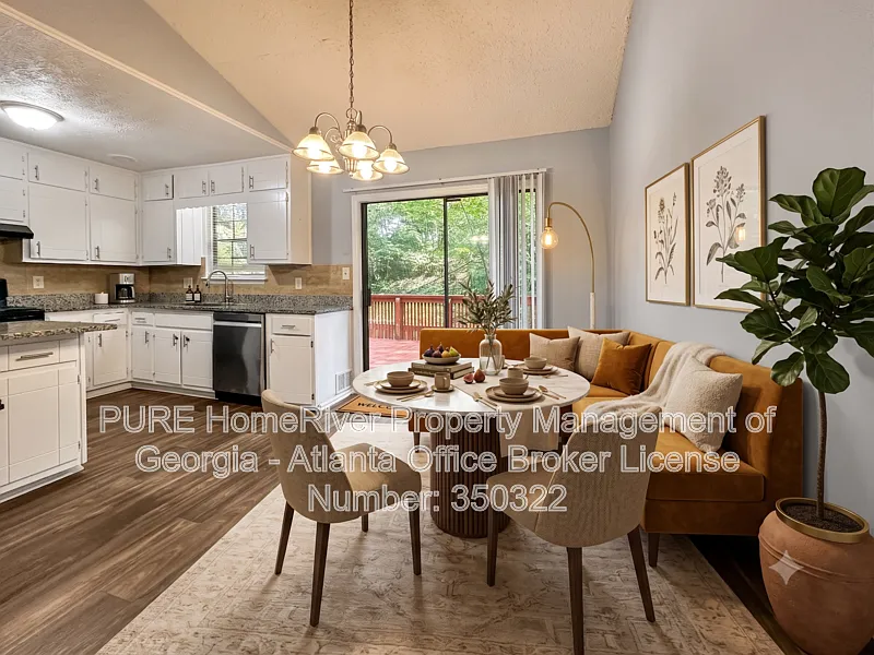 3 bed, 2.0 bath, 1370 sqft, $1,875 — Photo 3