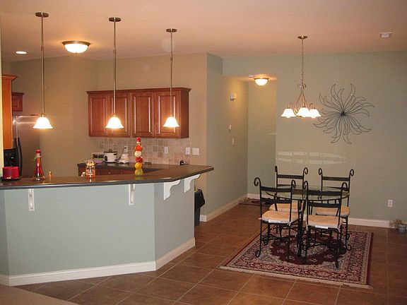 Dining room/ breakfast bar