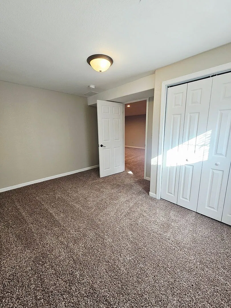 4 Bed | 3 Bath | Double Garage | Mall Ridge — Photo 2