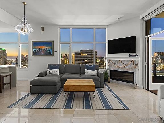 5th image of 550 Front St Unit 2802