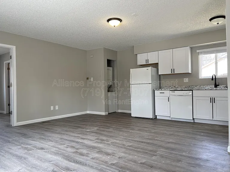 2458 E Willamette Ave — Photo 2
