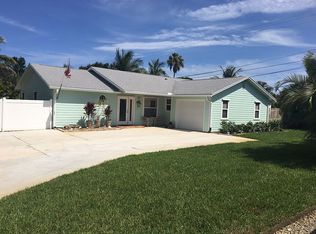 1301 SE Parakeet Ln, Stuart, FL 34994