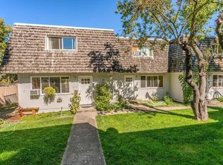 314 W 3rd St #F, Phoenix, OR 97535