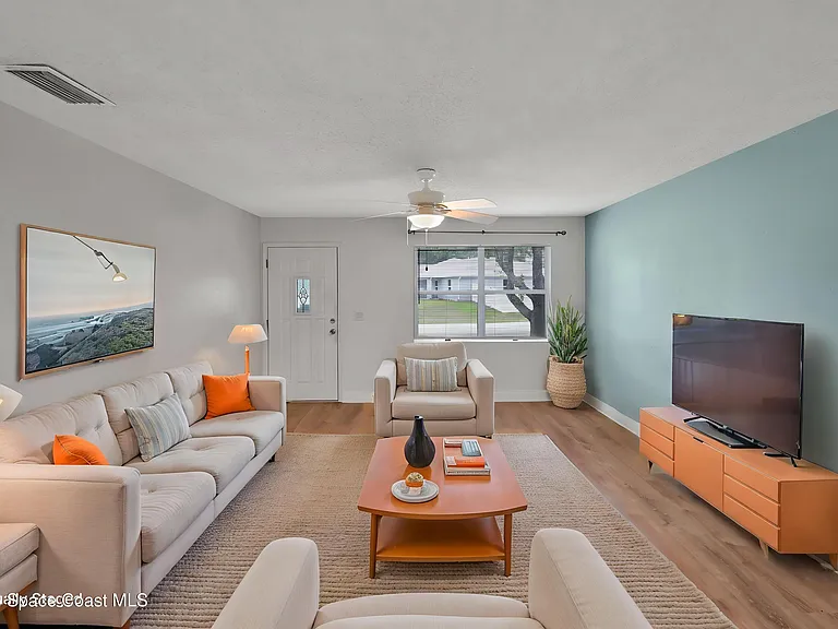 400 Calabria Ave SE — Photo 8
