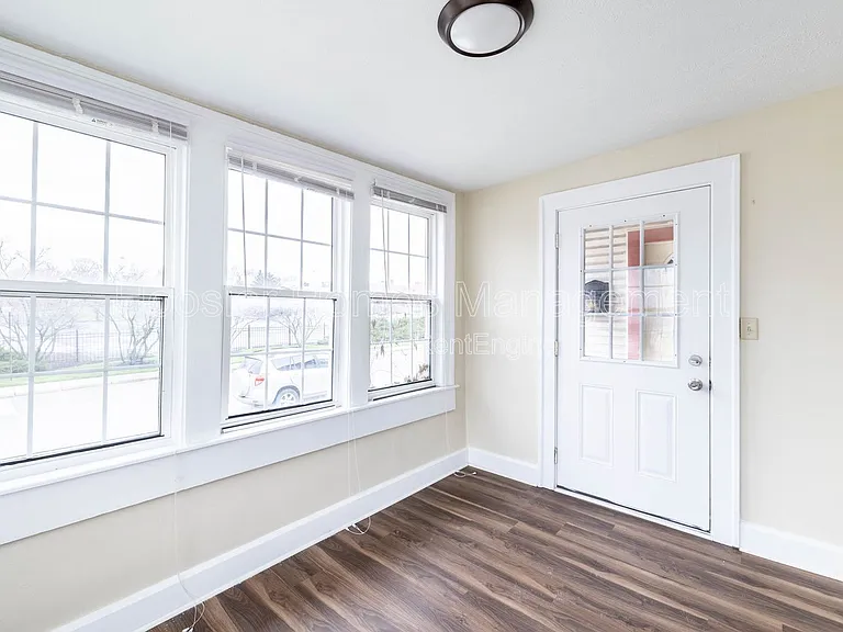 2901 N Talbott St — Photo 5