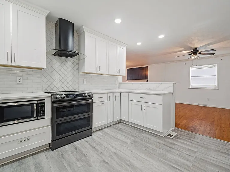 1757 Lafayette Dr — Photo 11