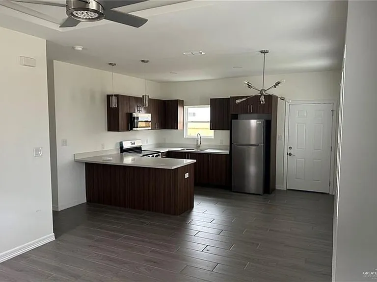 608 N Onyx Ave #1 — Photo 2