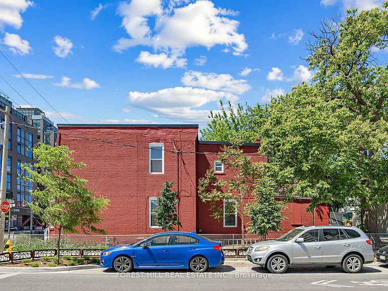 419 Dufferin St — Photo 29
