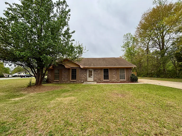 2605 Tupelo Dr
