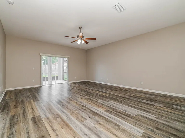 13417 Silvercreek Dr — Photo 4
