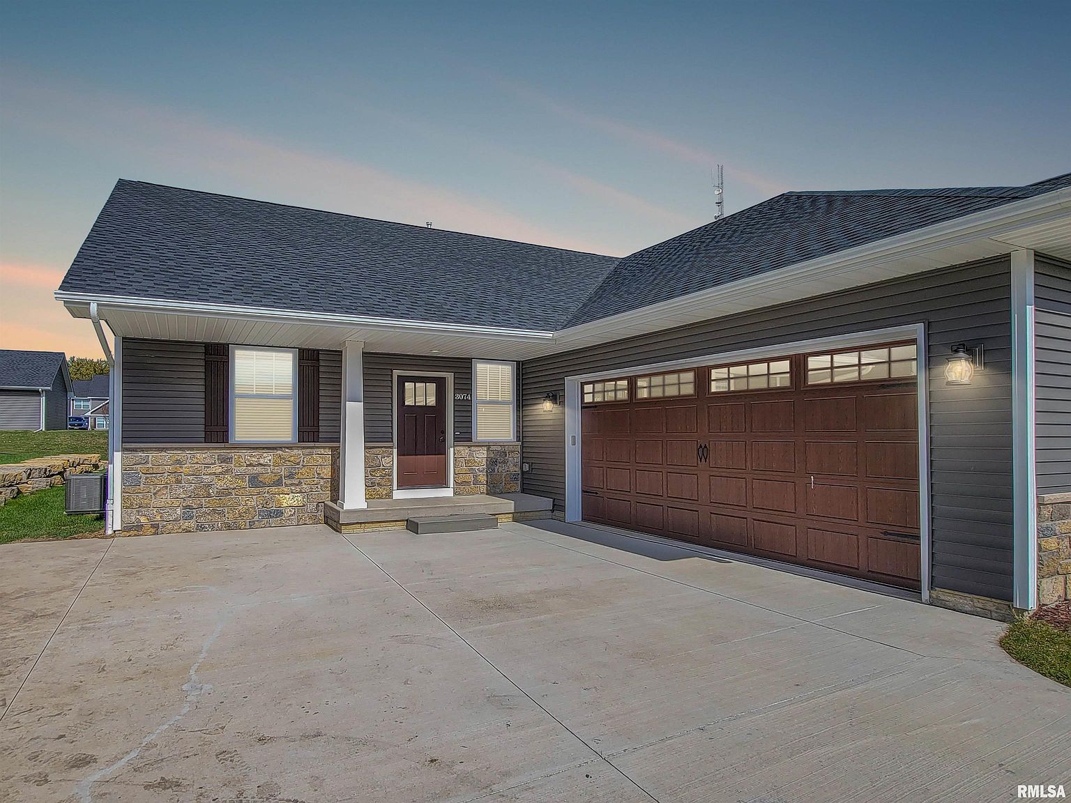 3074 Mary Leigh Dr, Bettendorf, IA 52722 MLS QC4247316 Zillow