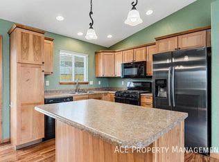 925 Crimson Ct, Rapid City, SD 57701