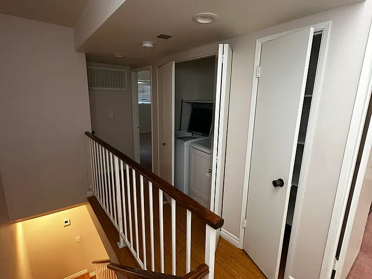 557 E Verdugo Ave #J — Photo 8