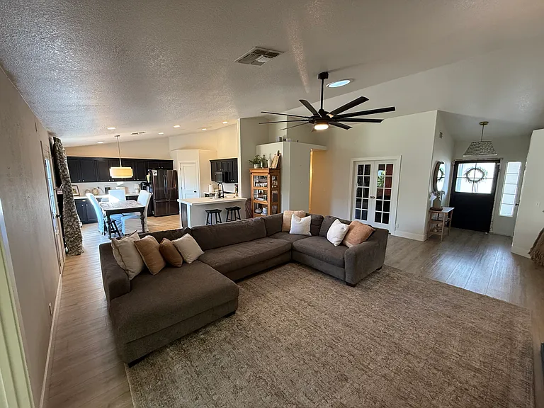 8058 E Evergreen St — Photo 6