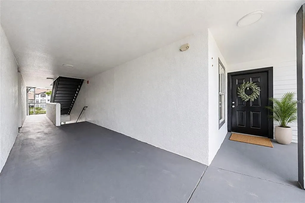 2 bed, 2.0 bath, 1026 sqft, $1,400 — Photo 3