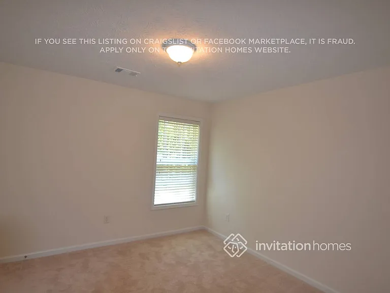 555 Wellington Ln — Photo 7