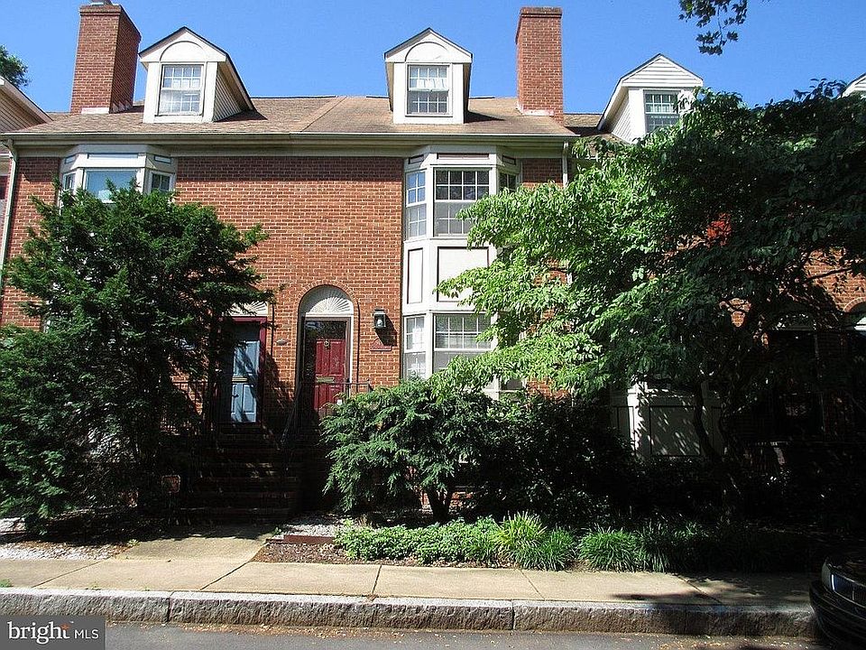 1st image of 904 Lovering Ave