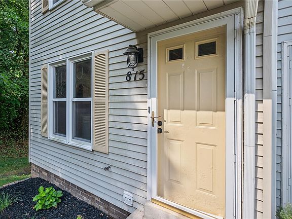 4th image of 815 Elm Ct