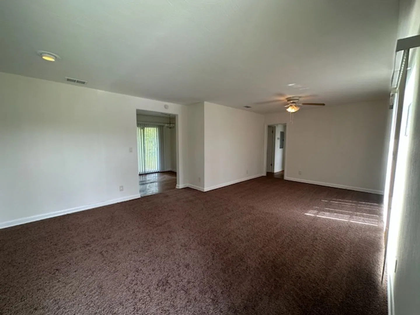 Charming 3-Bedroom Home for Rent in the Arlington — Photo 3