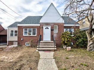 35 Franklin Pl, East Rutherford, NJ 07073