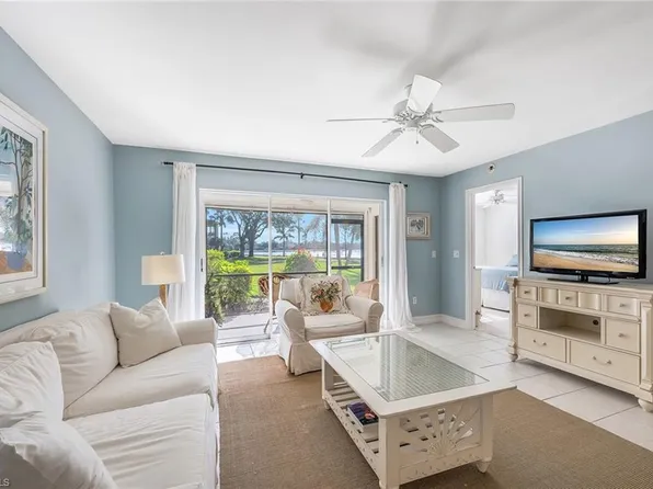 2922 Kings Lake BLVD #2922, NAPLES, FL 34112