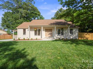 6100 Ashcrest Dr, Charlotte, NC 28217