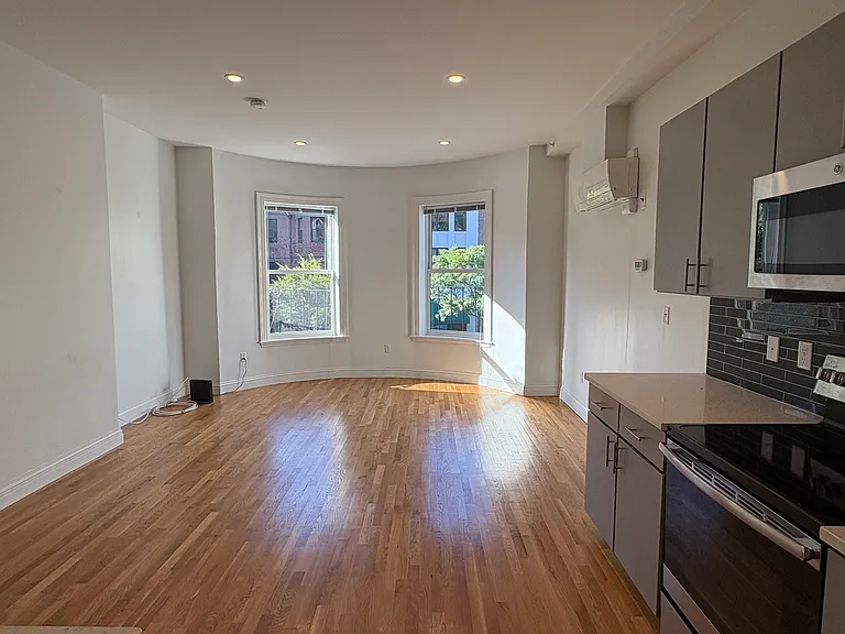 166 Newbury St #2F — Photo 4