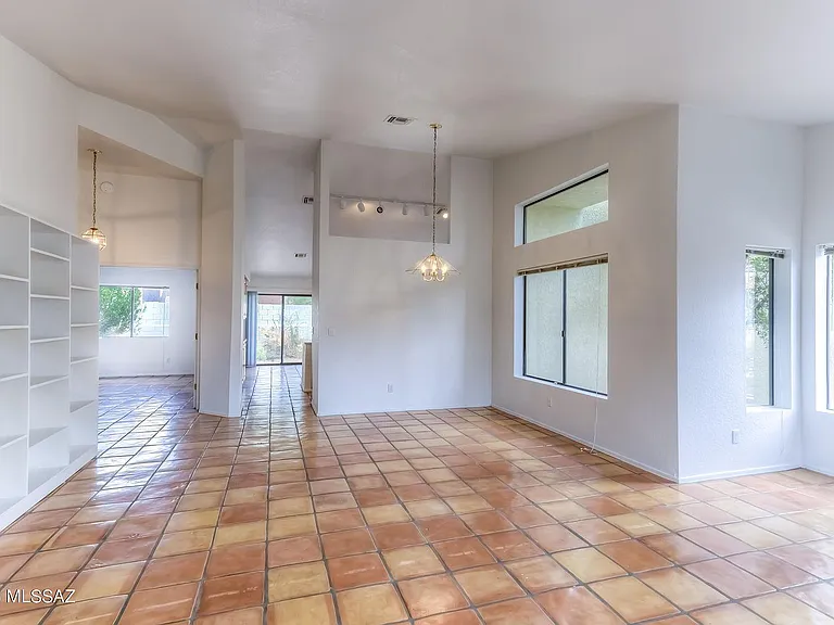 7690 E Dayview Cir — Photo 3