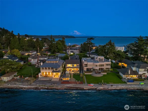 9 SW Three Tree Point Lane, Burien, WA 98166
