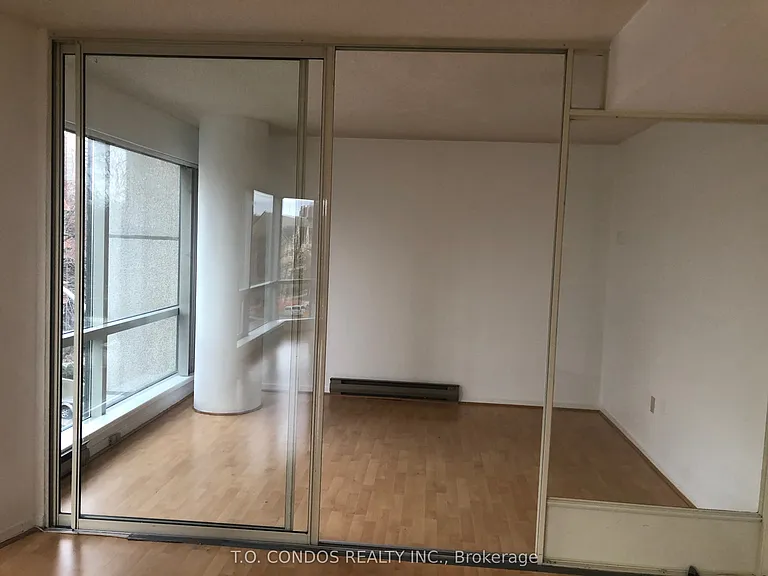 1001 Bay St #404 — Photo 8