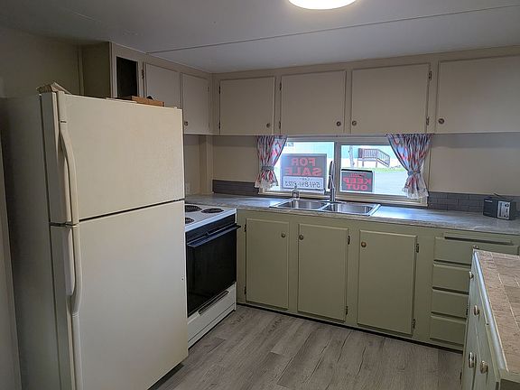 3rd image of 157 12th St Space 40