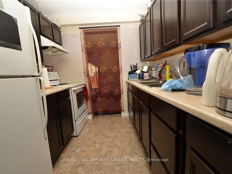 490 Grey St E #23 — Photo 7