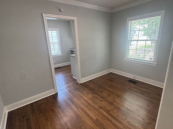 5th image of 327 Rogers Ave