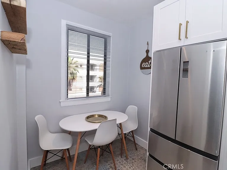 315 W 3rd St — Photo 21
