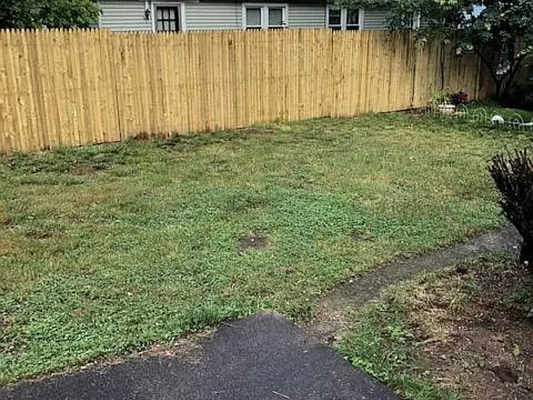 9 Hathaway Ln — Photo 2