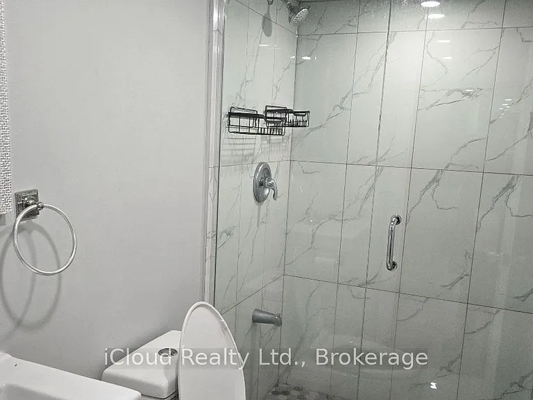 5 Chesterwood Cres — Photo 5
