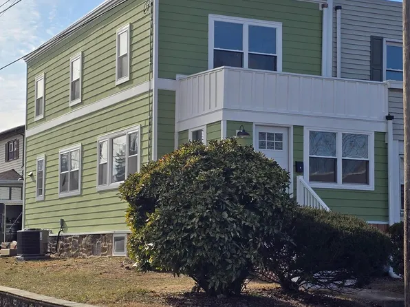 2746 Jenkintown Rd, Glenside, PA 19038