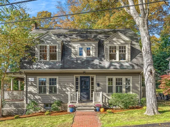12 Curve St, Wellesley, MA 02482