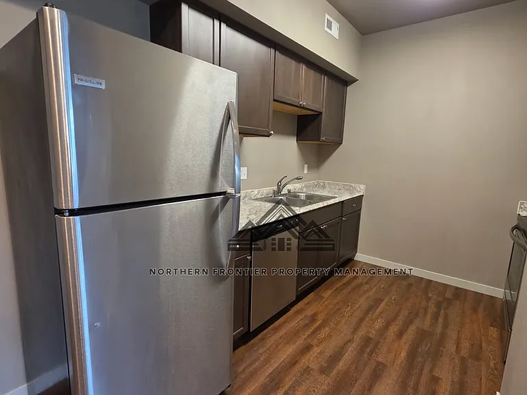 185 SW Silverstar Ln — Photo 6
