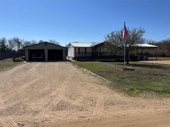 647 County Road 26700, Petty, TX 75470