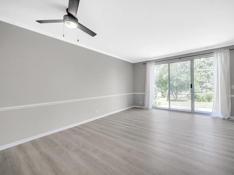 Living room/dining room