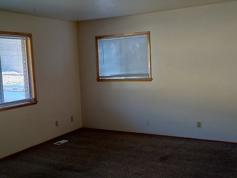 510 E 200 N — Photo 3