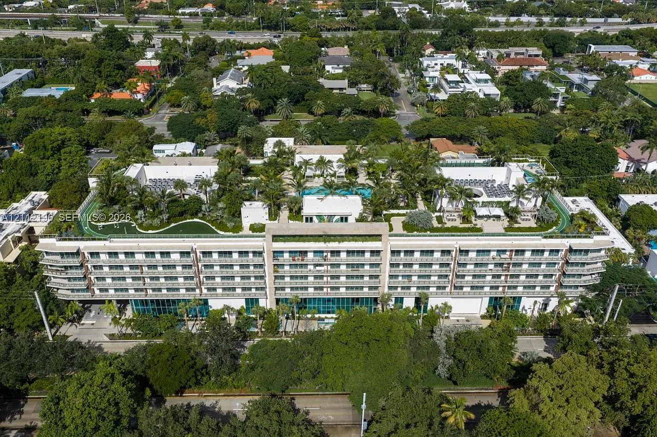 2200 Brickell — Photo 1