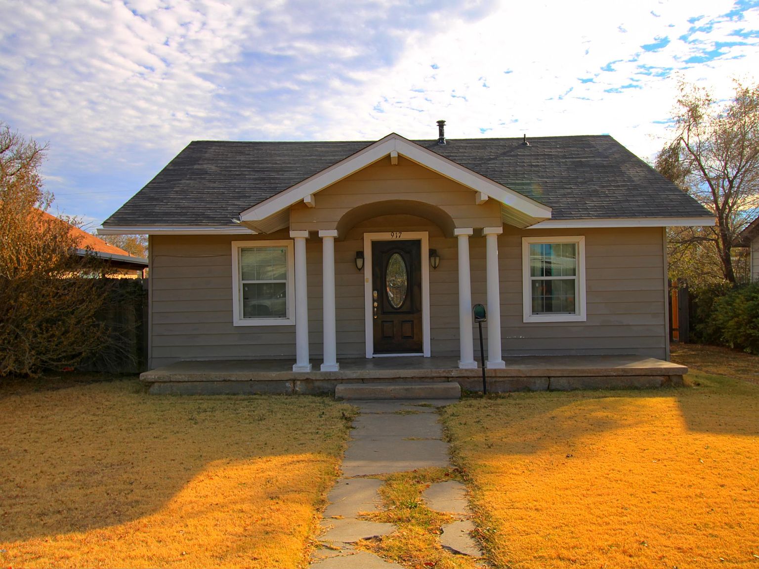 917 S Baylor St Perryton Tx 79070 Mls 21 496 Zillow