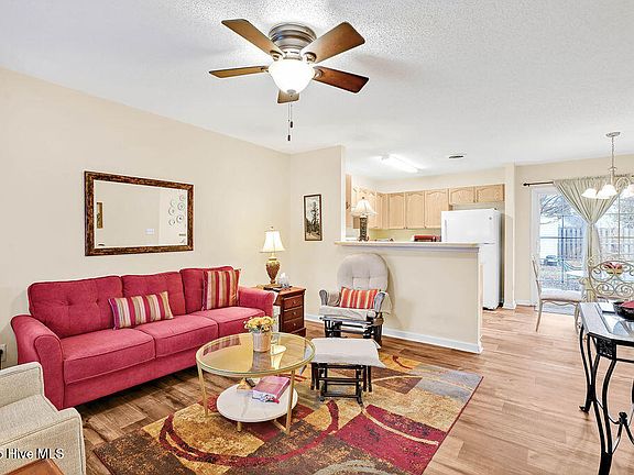 3rd image of 1032 Ashland Way