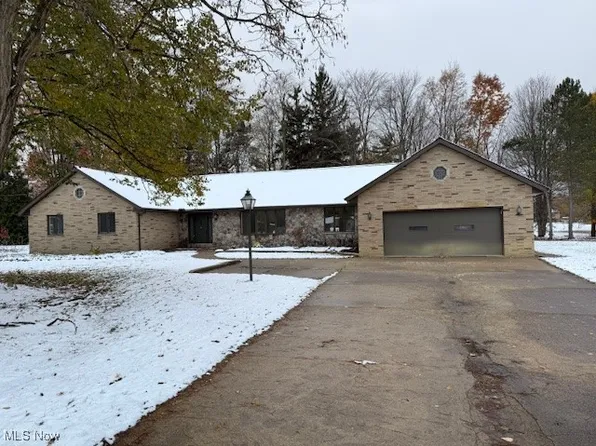 7648 N Linden Ln, Parma, OH 44130
