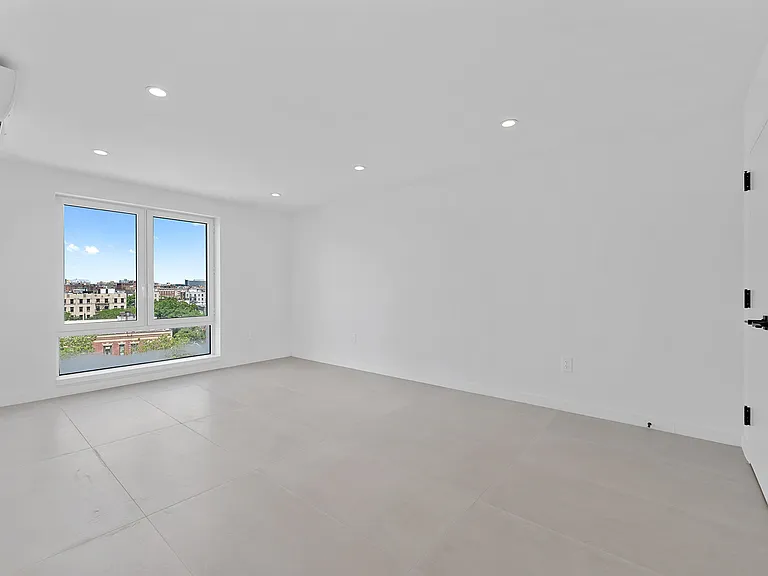 2321 Belmont Ave #7A — Photo 4
