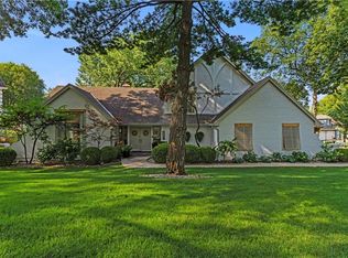 4028 NW Claymont Dr, Kansas City, MO 64116