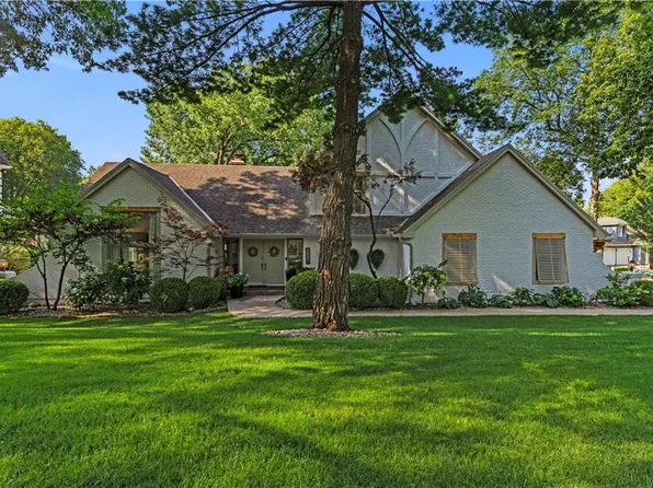 4028 NW Claymont Dr, Kansas City, MO 64116