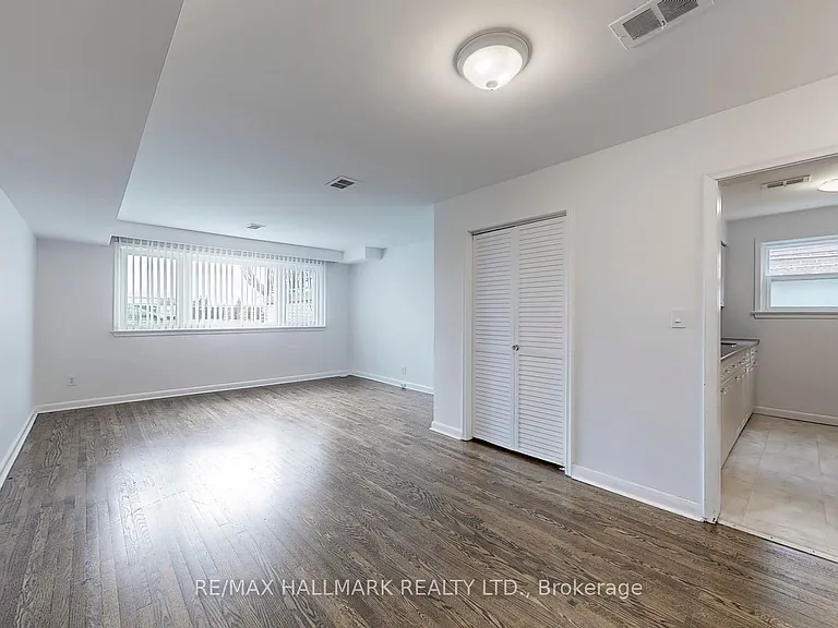 3572 Dufferin St #LOWER — Photo 4